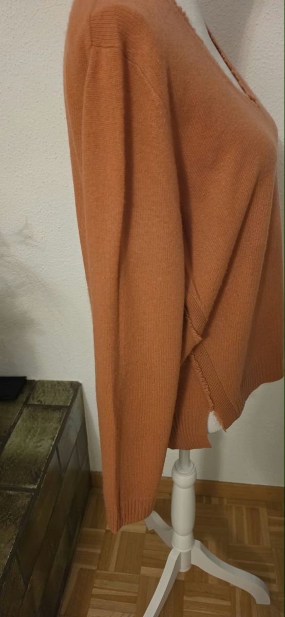 Pulls & Sweat-shirts: Bloom Kaschmir Pullover orange V-Ausschnitt Grösse M – D'occasion à St. Gallen par mania03 5