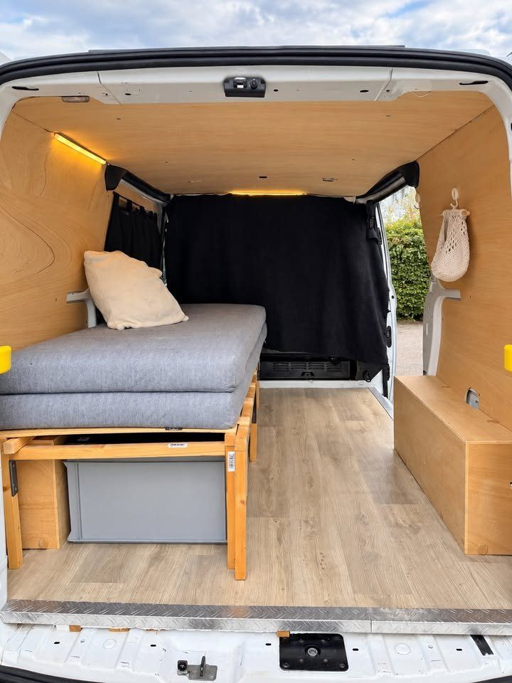 Ford Véhicules utilitaires: 2016 Ford Transit Custom – D'occasion à Rueyres-les-Prés par Pantanooo