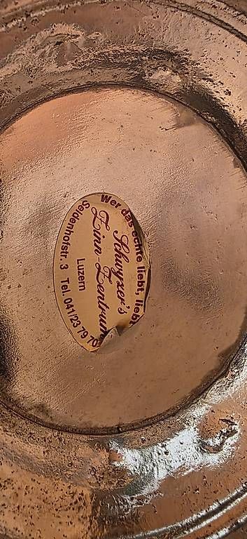 Ciotole: Grosse schwere Schale mit Sockel – Usato da Wolfhalden venduto da Nati-Nati 1