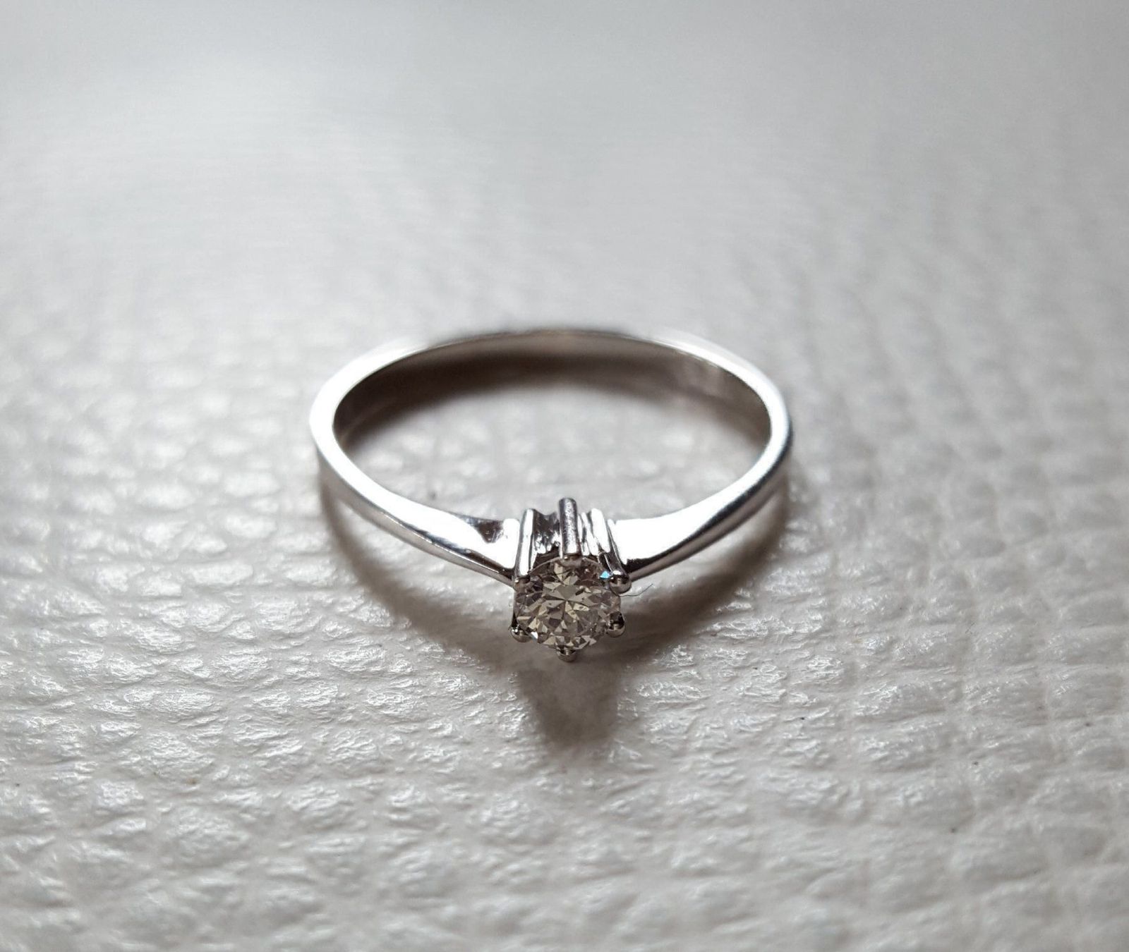 Anelli: 750 Weiss Gold Solitär Ring Mit Brillant – Usato da Wald ZH venduto da Dasilver 4