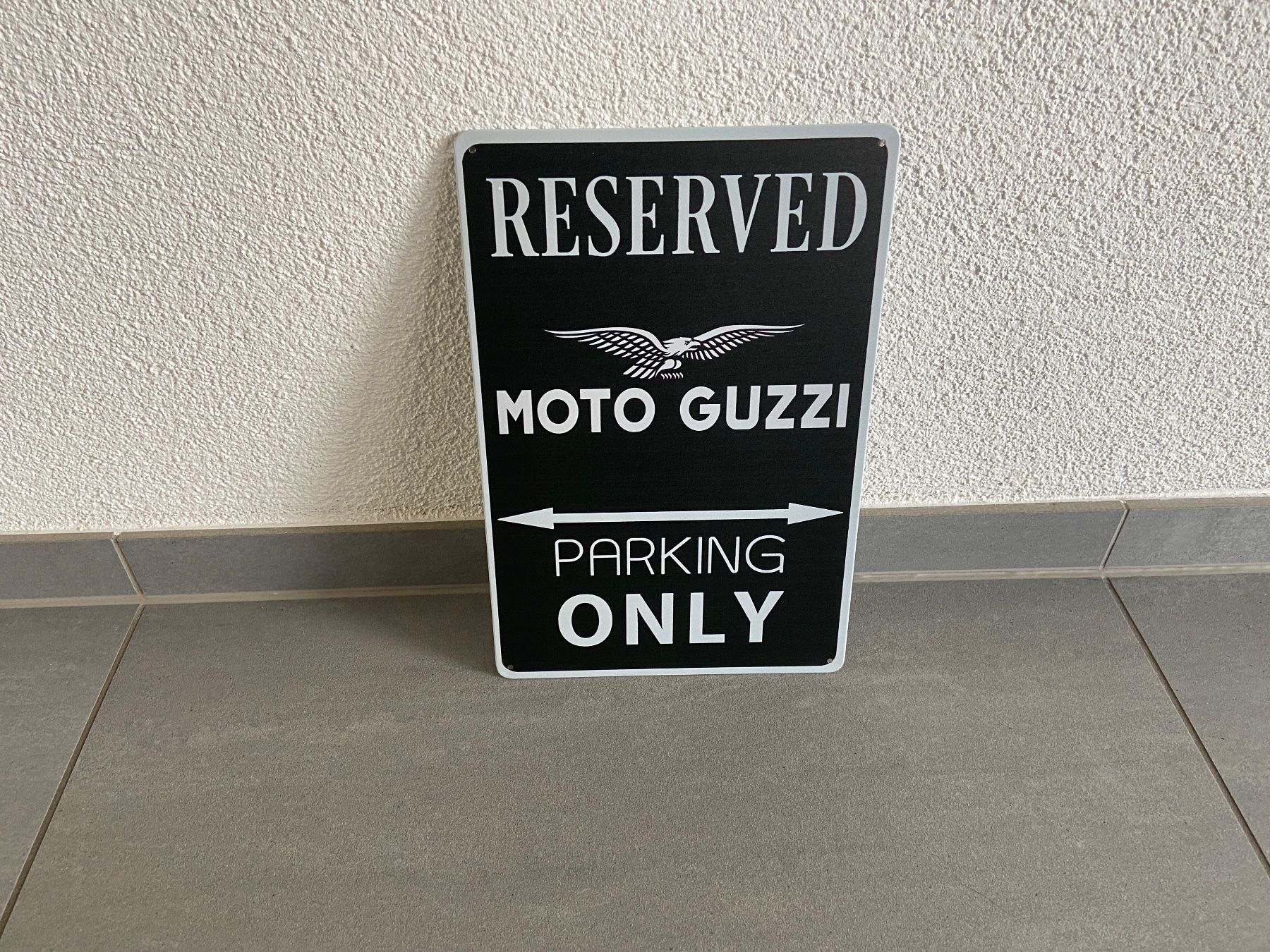 Insegne: Vintage Blechschild RESERVED MOTO GUZZI – Nuovo e nell'imballaggio originale da Seon venduto da Aaargauer01 4