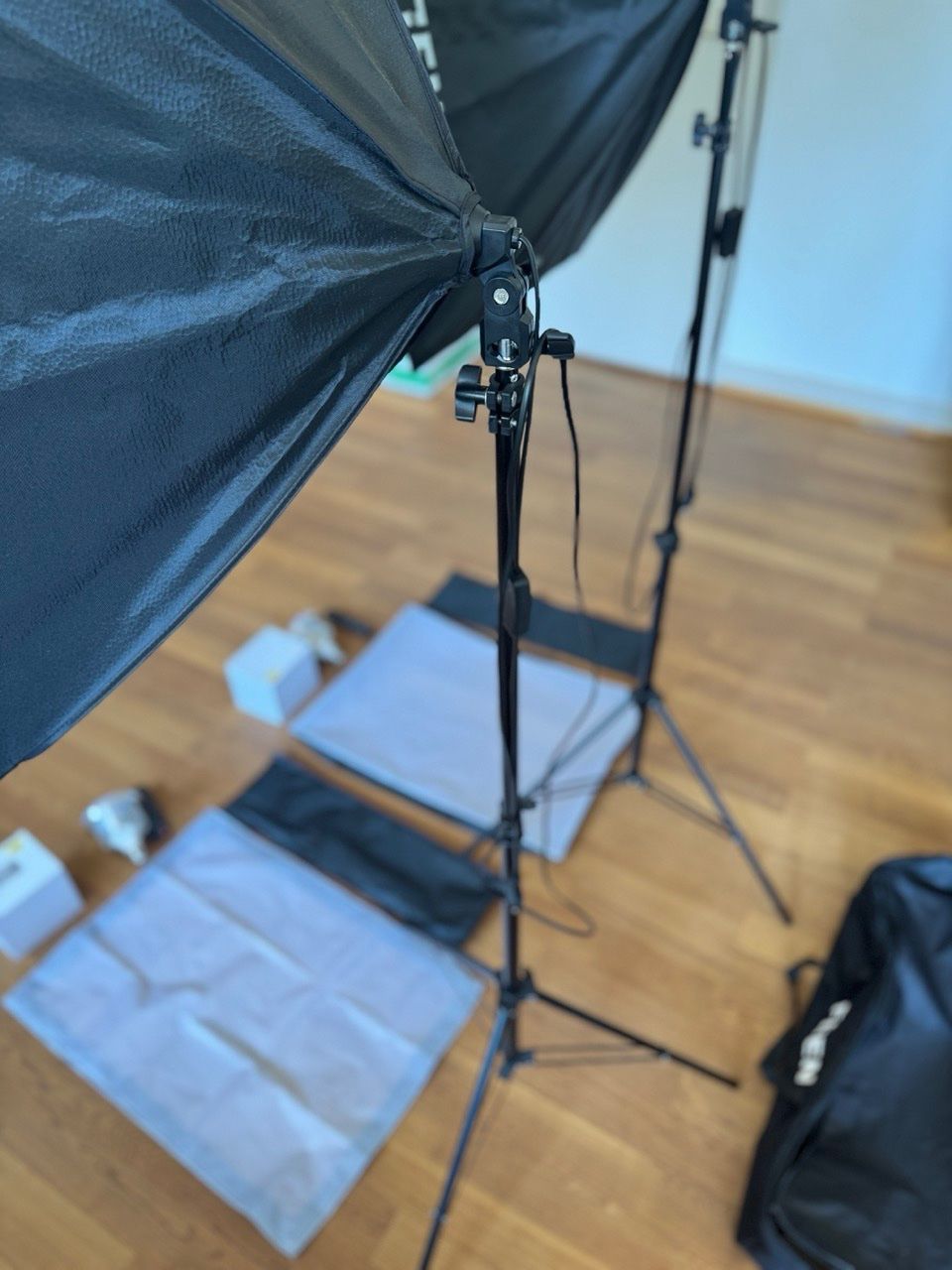 Lampen: FGen Studiolicht-Set, 2x LED-Softbox mit Stativ, & Tasche – Neu (gemäss Beschreibung) aus Riehen von lor_d5w8 1