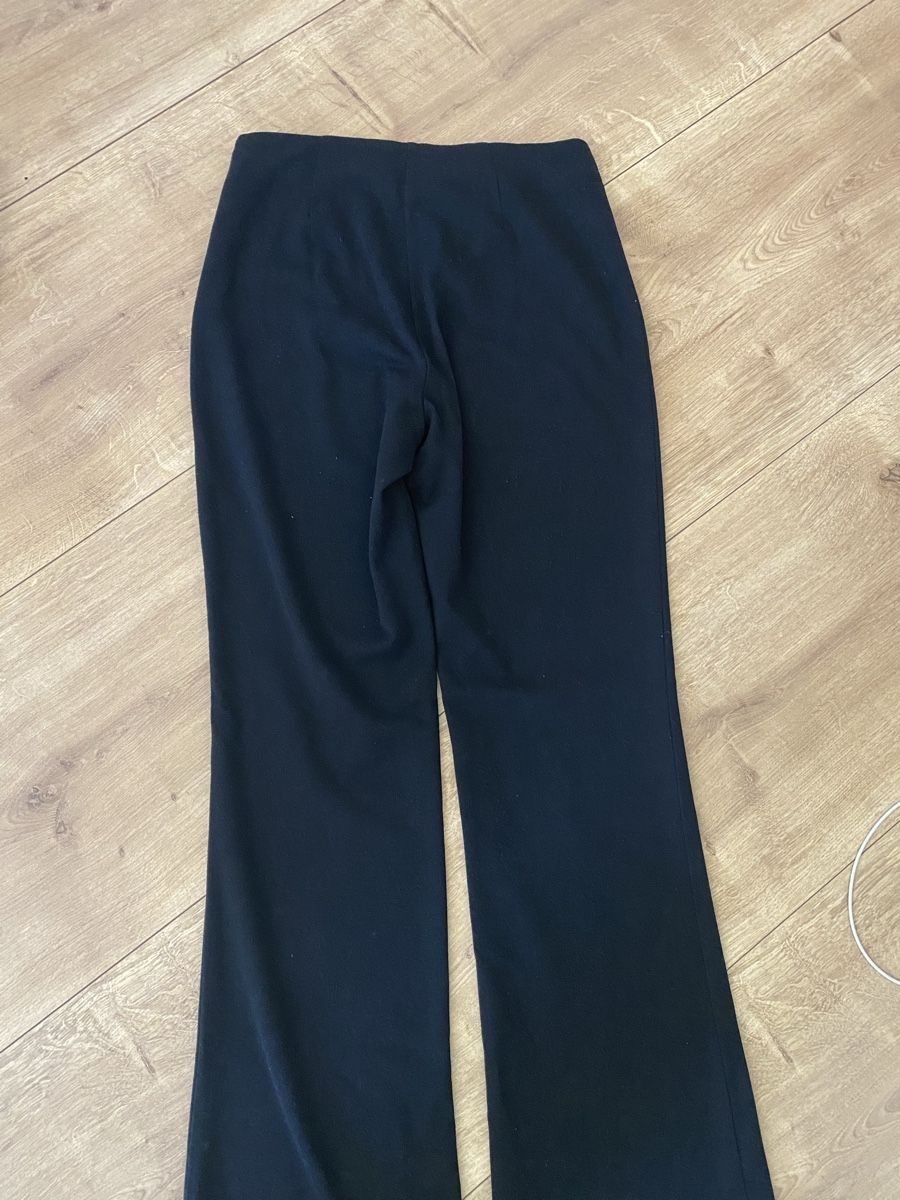 H&M Hosen: H&M schwarze Stoffhose Grösse 40 – Gebraucht aus Wigoltingen von luu23 5