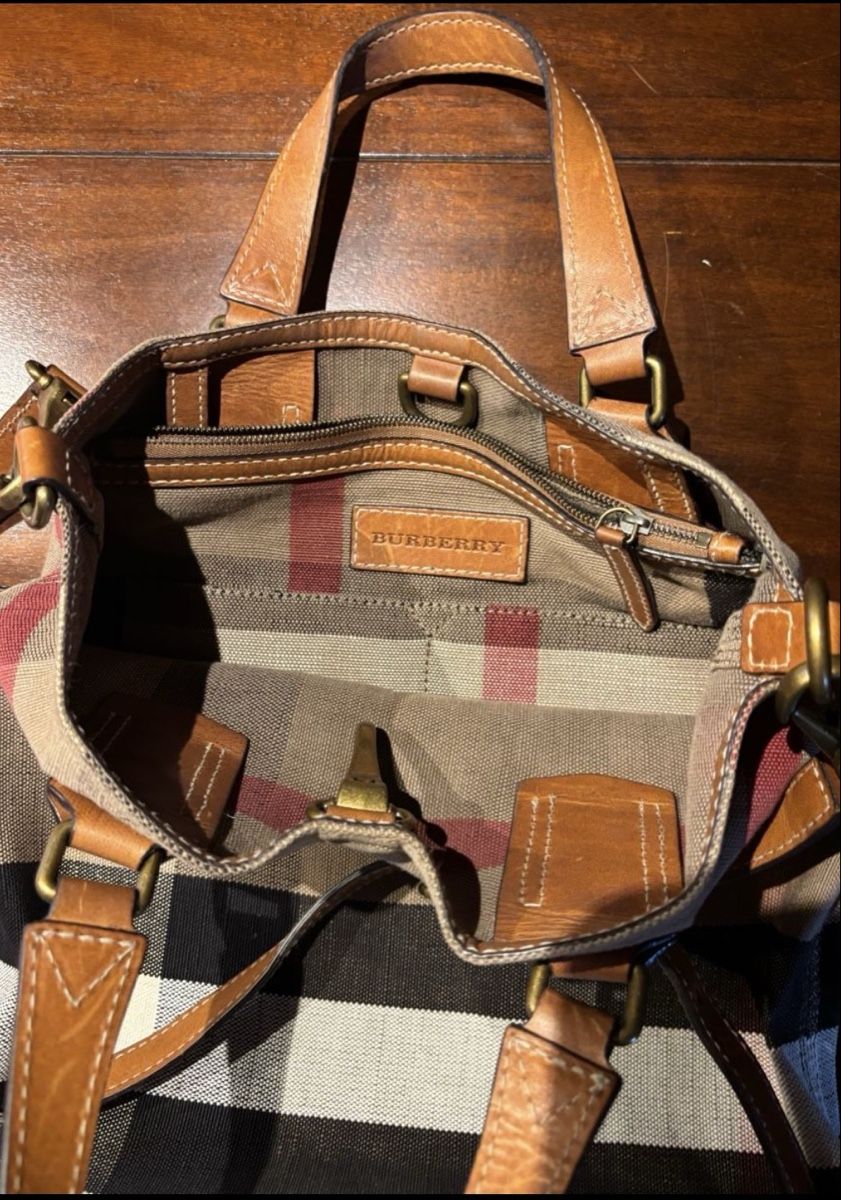Burberry Sacs femmes: BURBERRY TASCHE – D'occasion à Pfungen par carmenwkatze 1