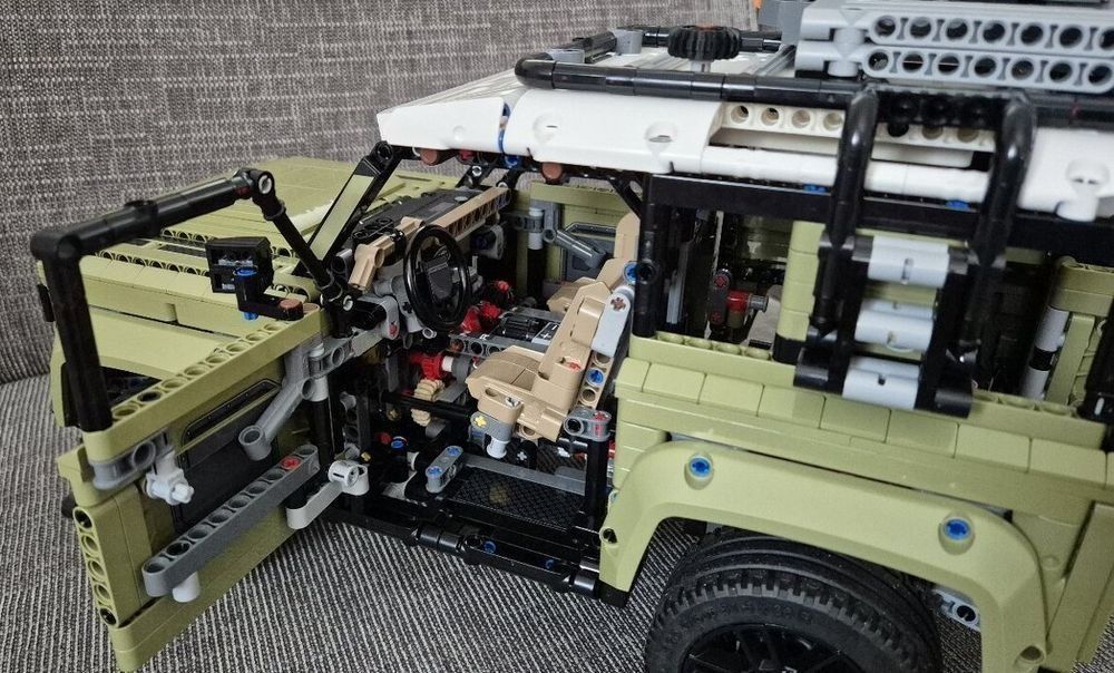 Lego Kit di costruzioni: LEGO Technic Land Rover Defender 42110 – Usato da Selkingen venduto da Mazurit 2