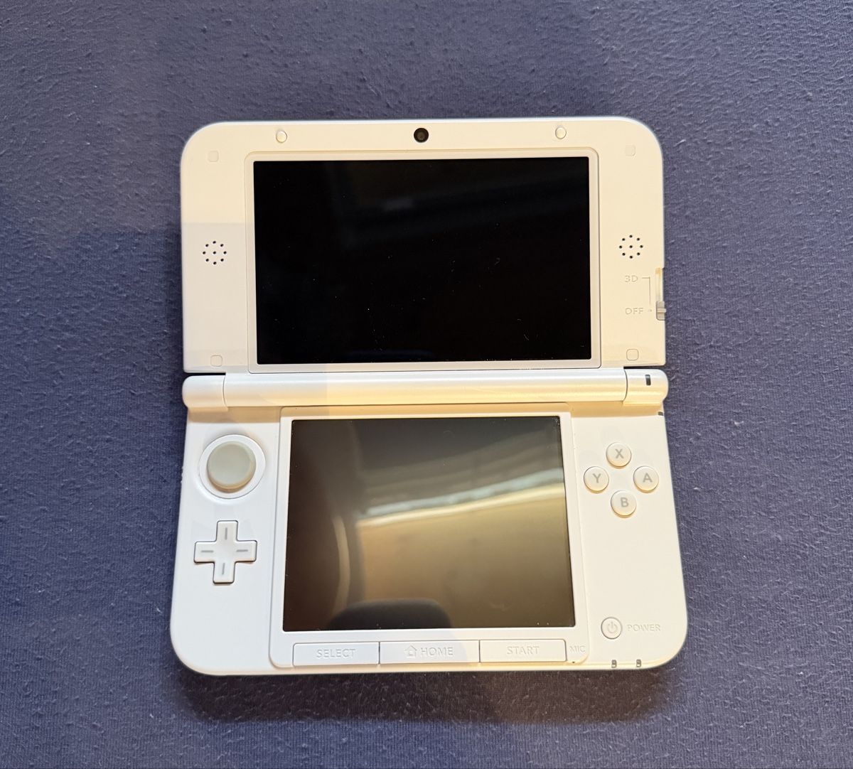 Nintendo Console: Nintendo 3DS XL Weiss  – Usato da Zizers venduto da y6nn7ck