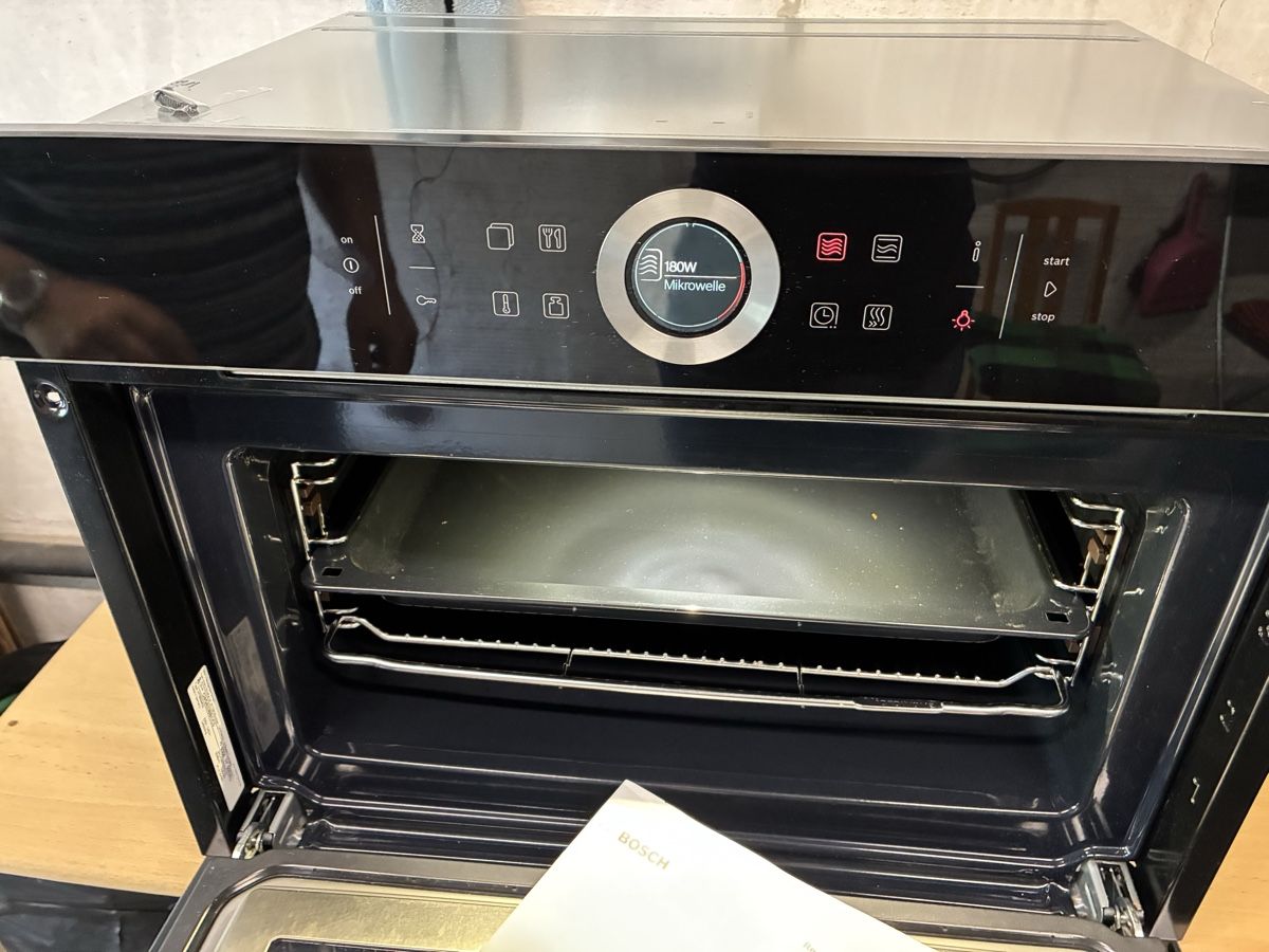 Bosch Forni: Bosch Einbaubackofen mit Mikrowellenfunktion – Usato da Zürich venduto da Roko01 5
