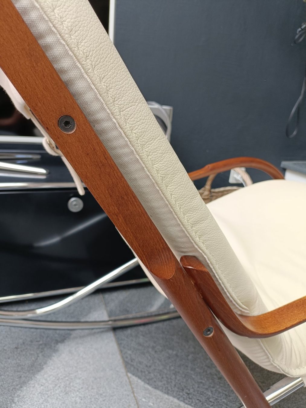 Strässle Poltrone: Strässle Nonna Schaukelstuhl + Hocker – Usato da Schmitten FR venduto da oldtimer82 7
