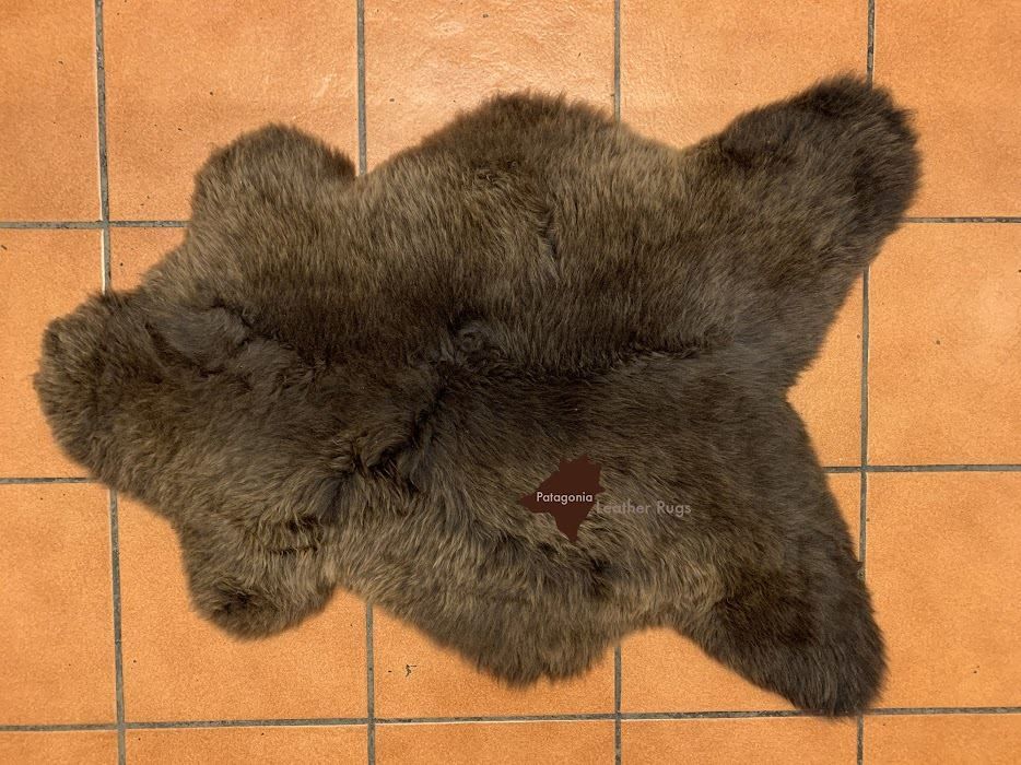 Teppiche: Lammfell Teppich Brown – Neu und originalverpackt aus Arbedo von patagonialeatherrugs 3