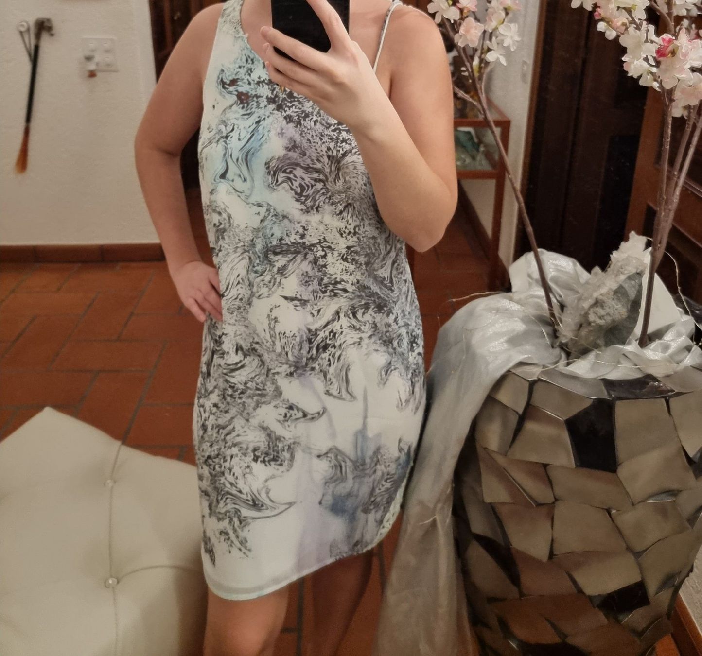 Guess Vestiti: Guess Kleid - keine Versandkosten – Usato da Zunzgen venduto da ang_x2cl 2