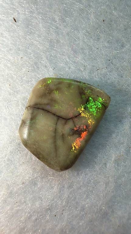 Pietre preziose: Opal 2.5 ct – Usato da Wigoltingen venduto da SANDROPAL