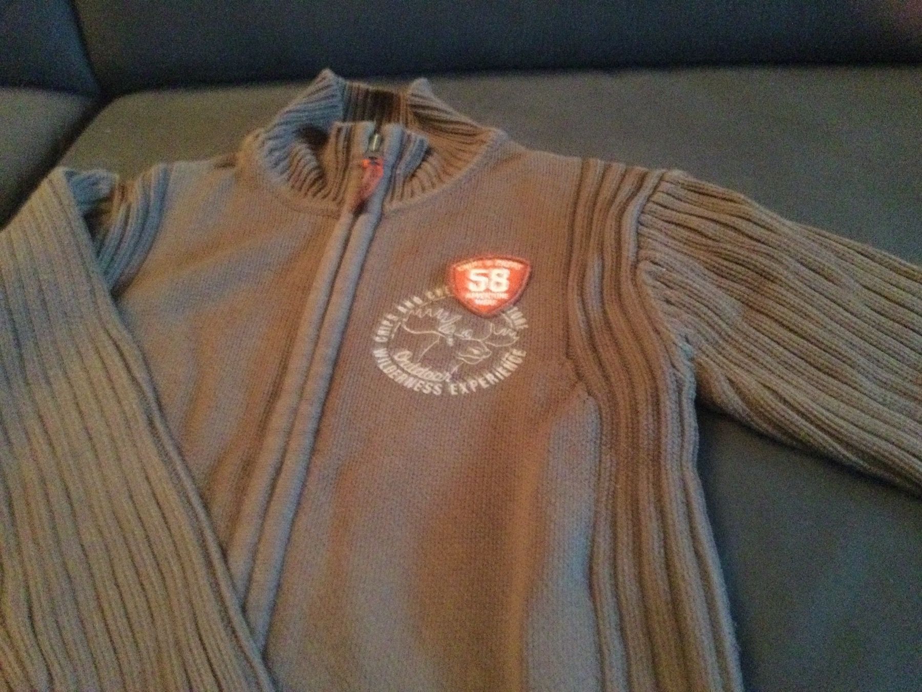 Maglioni & Felpe: 2 Pullover Jungen, Gr. 122 und 128 – Usato da Hallwil venduto da claire70 3