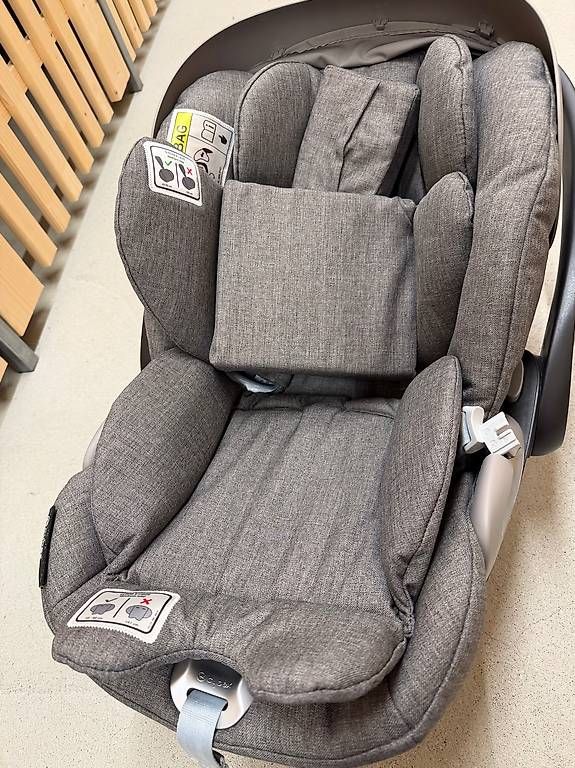 Sièges auto: Cybex Platinum Cloud Babyschale – D'occasion à St. Gallen par lid_cc7q 1