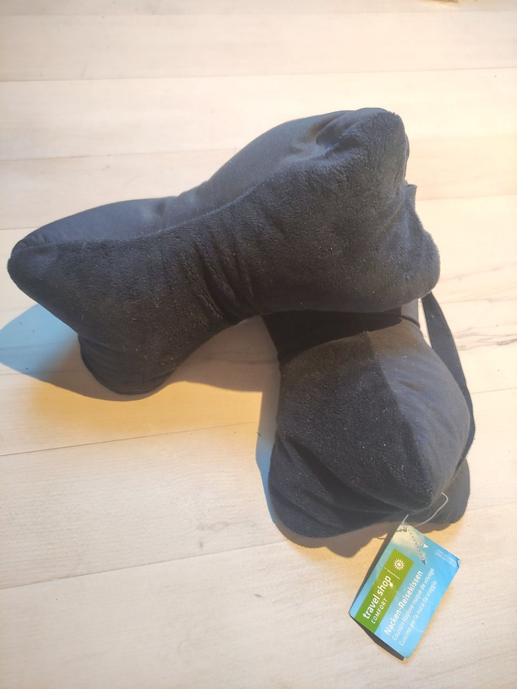 Kissen: Nacken-Reisekissen 2 Stk. – Gebraucht aus Cham von cgroove