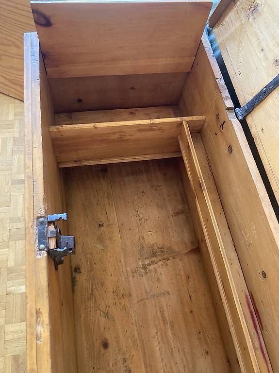 Truhen: Beau coffre en bois valaisan – Gebraucht aus Nyon von joa_6ctw 3
