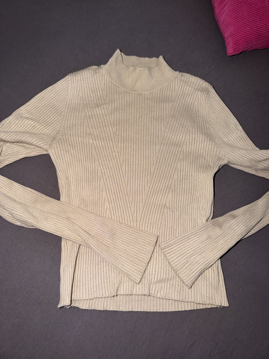 Pullover & Sweatshirts: Gerippter Rollkraganpullover, beige, Gr. L - Top Zustand! – Gebraucht aus Zürich von cor_ld9y 1