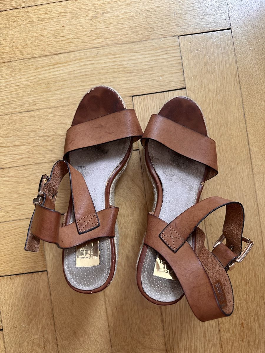 Scarpe da donna: Sandalen mit Keilabsatz – Usato da Zürich venduto da sin_q2m2 2