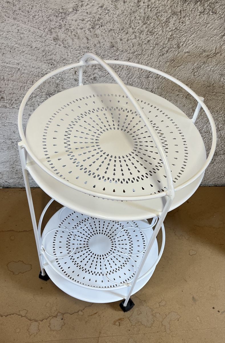 Carrelli di servizio: Servierwagen / Beistelltisch weiss mit Rollen – Usato da Winterthur venduto da flip2008 1