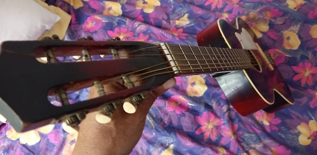 Vintage Strumenti musicali: Guitar Vintage – Usato da Basel venduto da Petergunn 1