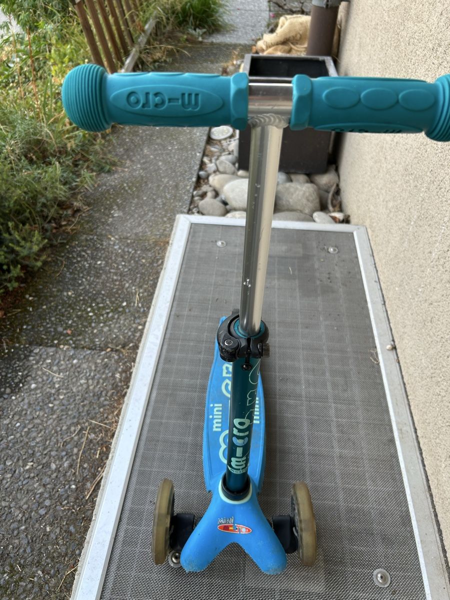 Micro Kickboard: Micro Mobility Roller blau gebraucht – D'occasion à Münsingen par dan_tw5r 1
