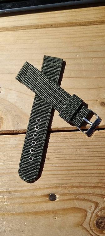Bracelet de montre vert nylon genre NATO 1