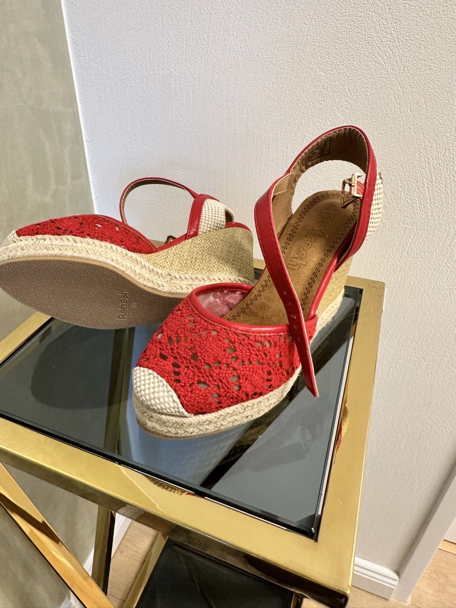 Chaussures femmes: Sandalen Gr:38 Neu – Neuf avec emballage d'origine à Sevelen par Stopglobal. 4