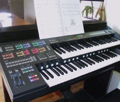 Yamaha store electone hs8