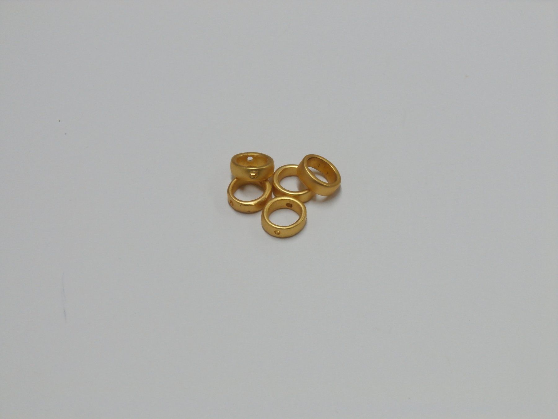 Perle (finte): 16 Metall Perlenrahmen matt (674) – Nuovo e nell'imballaggio originale da Blatten b. Naters venduto da Hobschelti