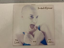 Sinead O'Connor LP - Lion and the Cobra ( Seem split/ LP NM)