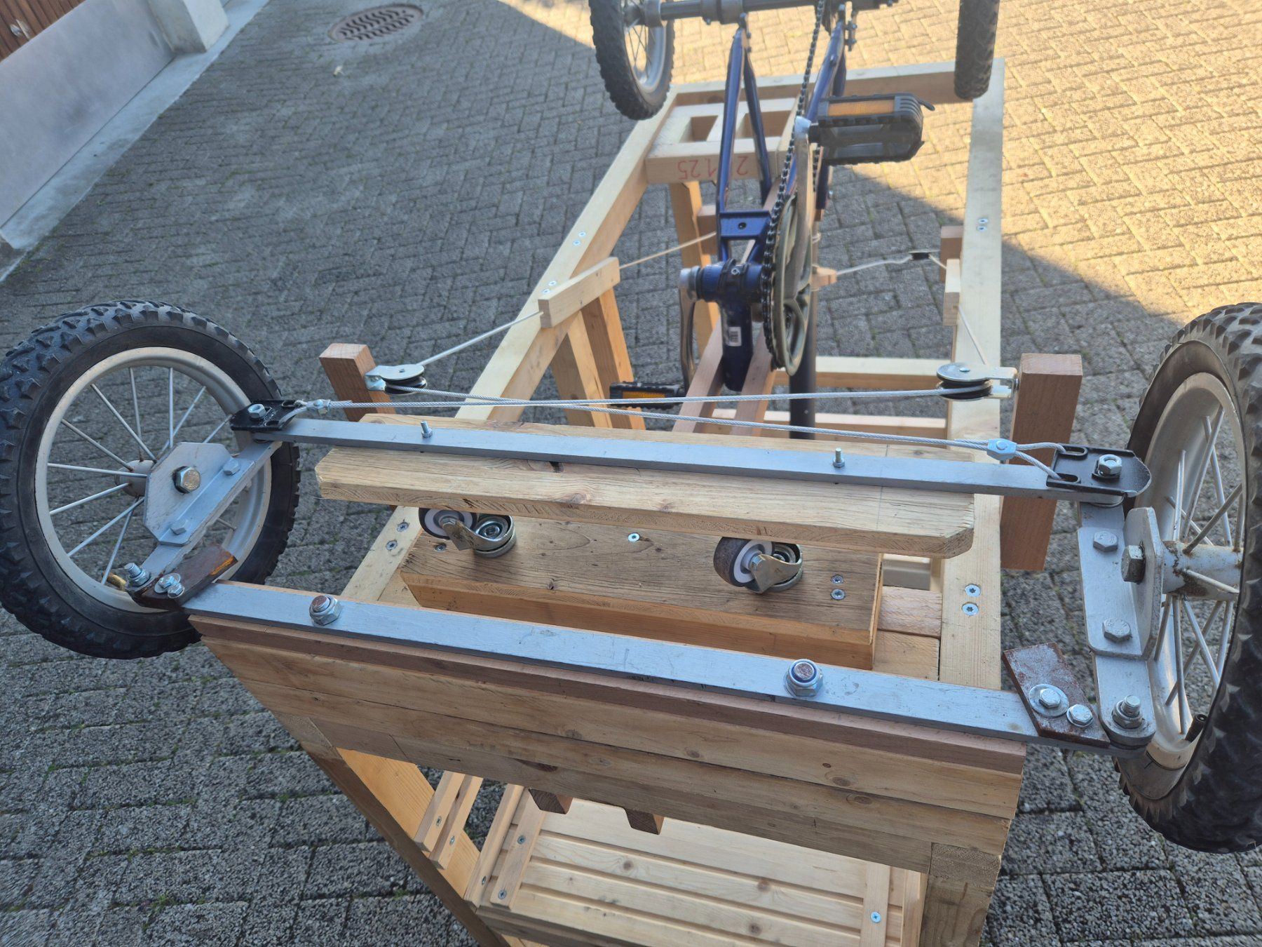 Veicoli per bambini: Trettraktor der Marke "Eigenbau" – Usato da Grosswangen venduto da Snoopyno 3