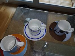 4 kleine Kaffee(Espresso) tassen m. Unterteller