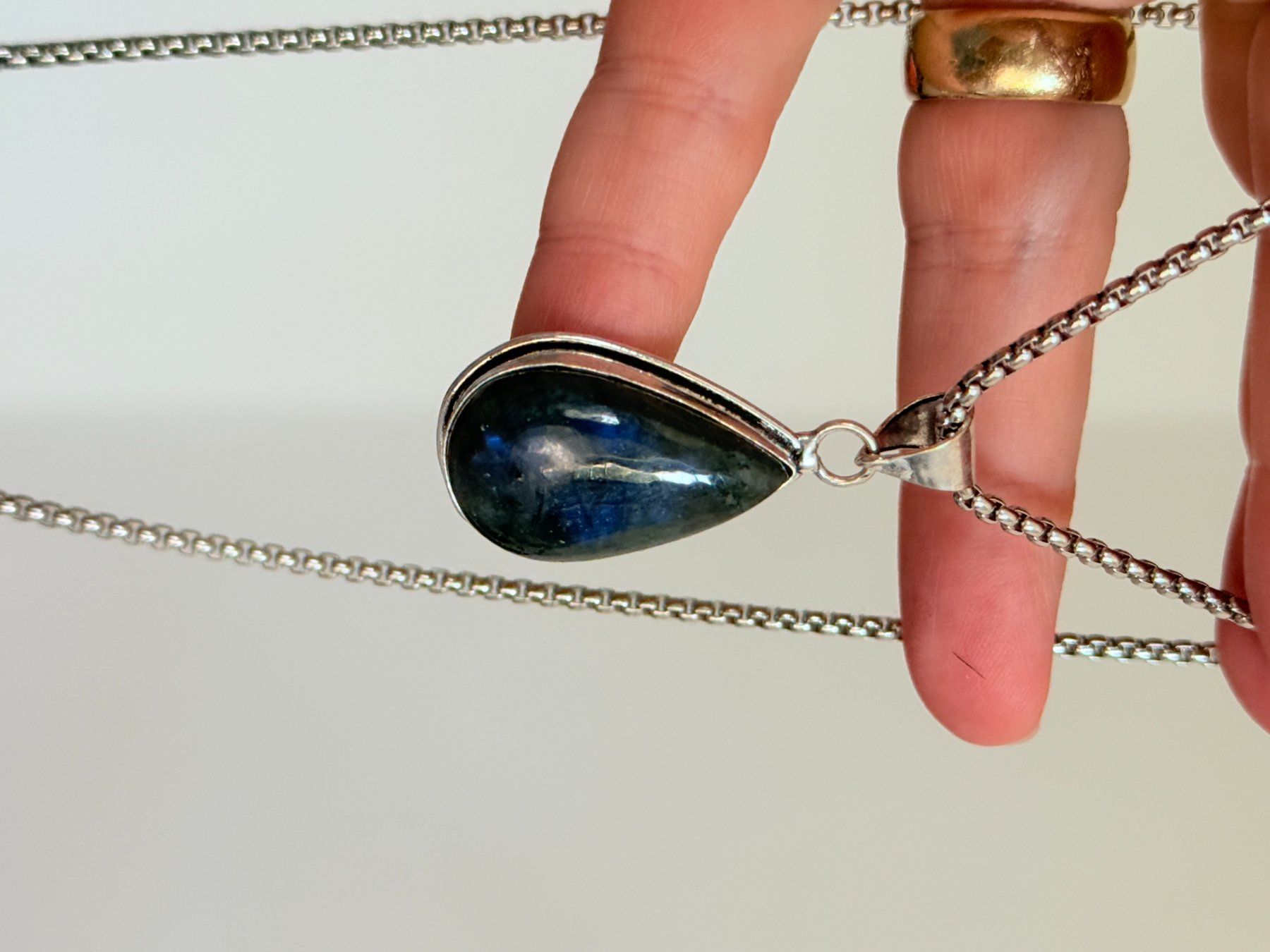 Colliers: Labradorite necklace – Neuf avec emballage d'origine à Genève par AGBERG 4