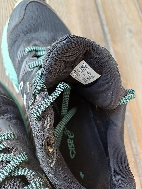 Asics Herrenschuhe: Asics Trabuco Trailrunning – Gebraucht aus Zürich von jjud 2