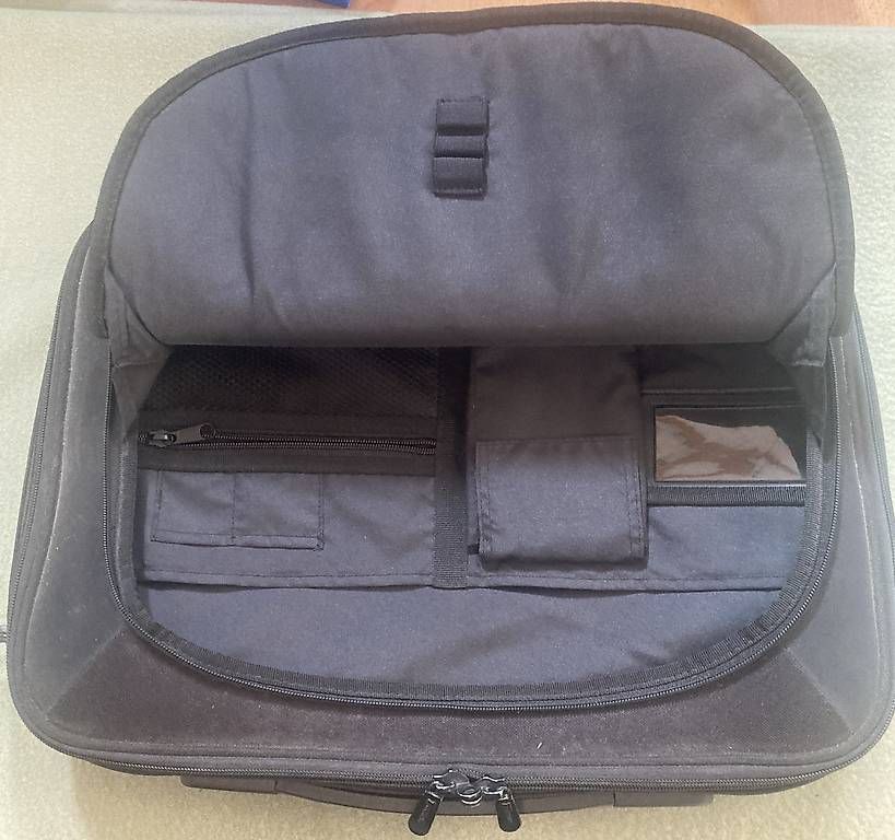 Targus Borse: Laptop Tasche – Usato da Riehen venduto da Albi2010 1