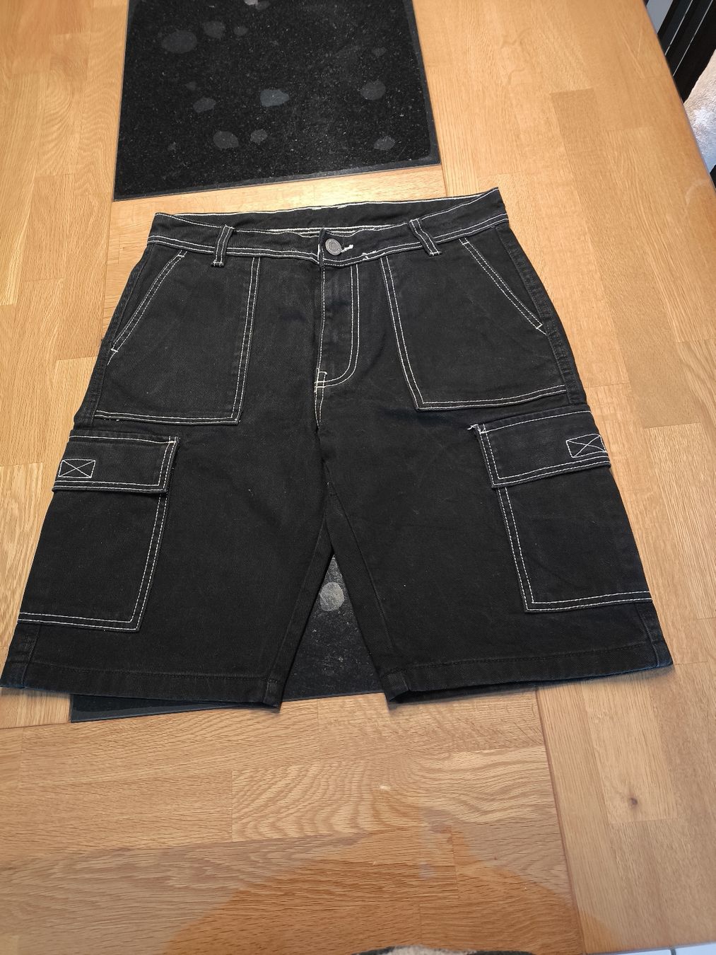 Pantaloni: Kurze Hose Gr.S – Usato da Burgdorf venduto da Ropajesi