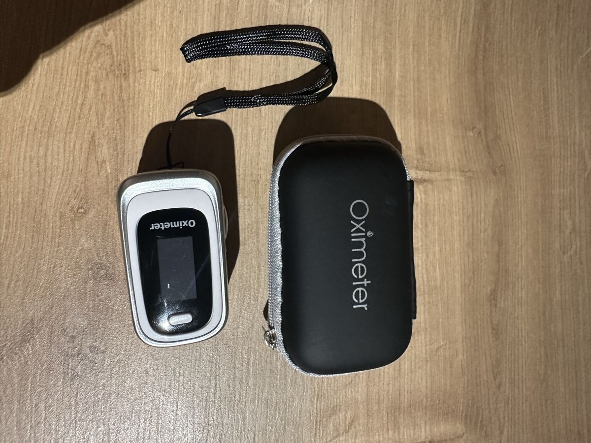 Attrezzature mediche: Pulse Oximeter - Measures blood oxygen levels easily! – Usato da Endingen venduto da kri_9zh8 1