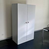 Stabiler Schrank, Holz, grau
