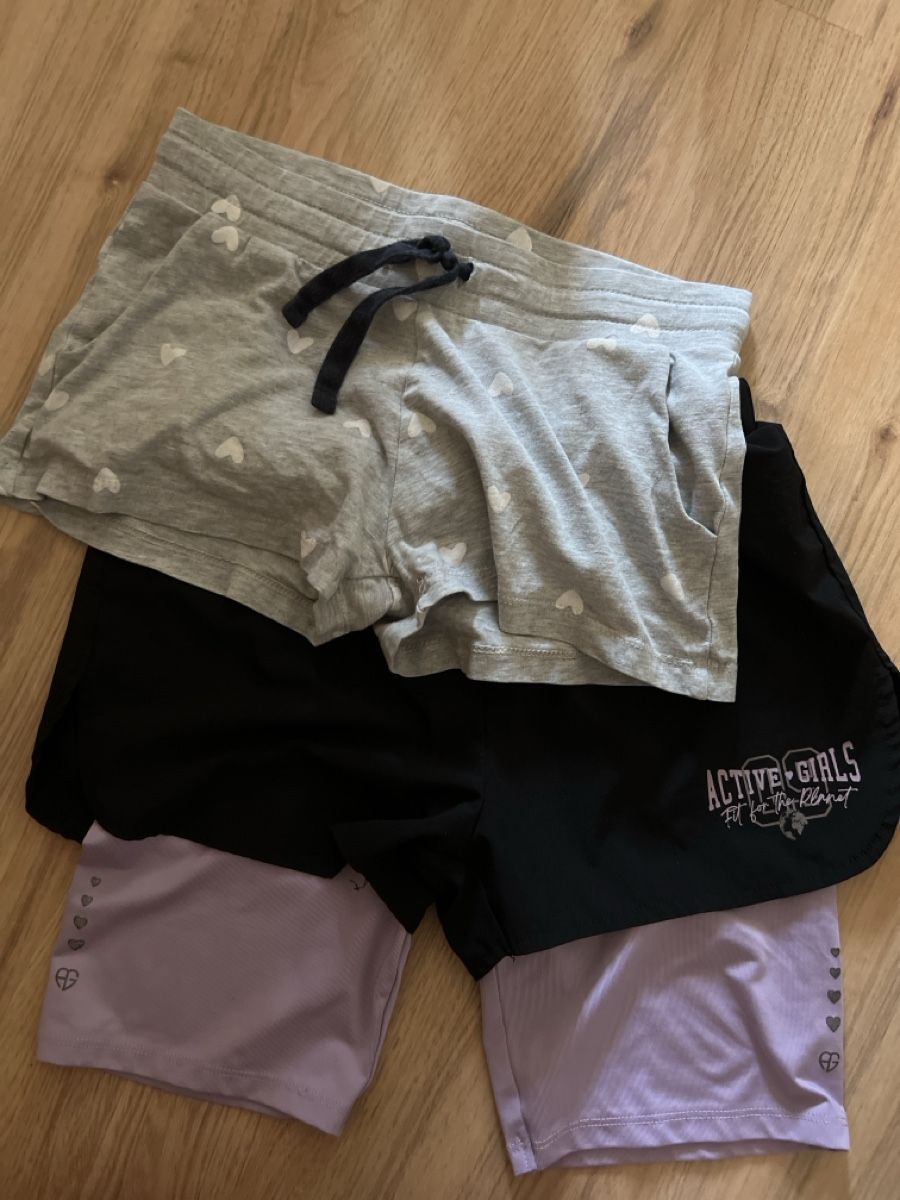 C&A Hosen: Shorts Set Gr.146/152 Mädchen – Gebraucht aus Ruggell von Matrix026