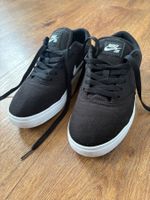 Nike Schuhe 40