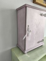 Antiker Wandschrank shabby chic upcycling rosa