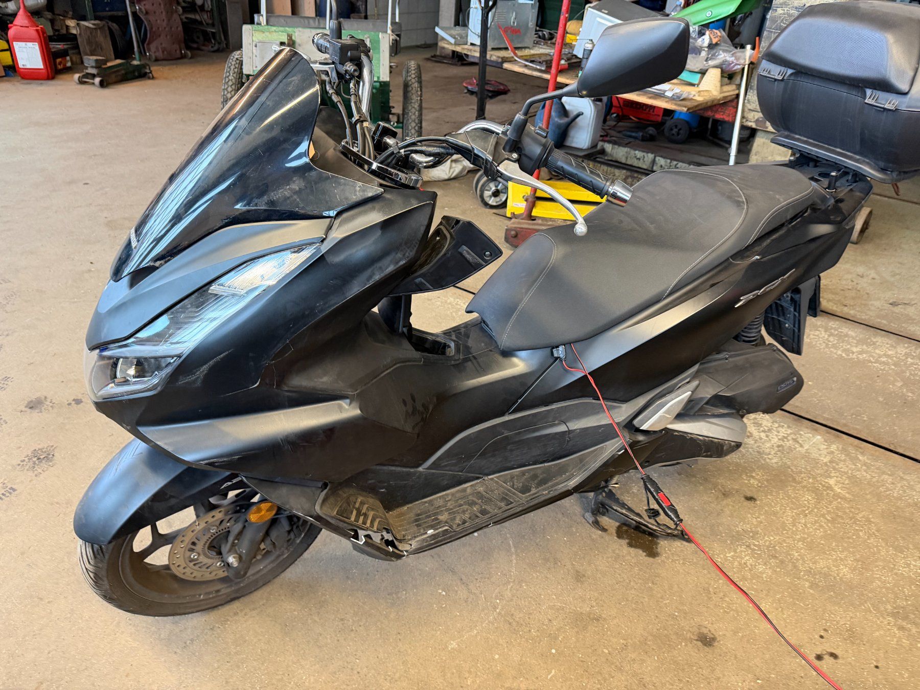 Honda Scooter: Honda PCX125 jg 2023 unfall – Difettoso da Meien venduto da GSXR997 8