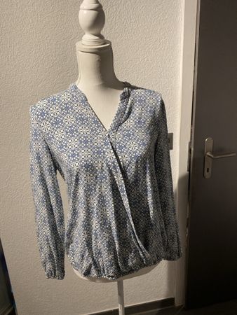Manguun schöne Bluse blau weiss gemustert Grösse 38
