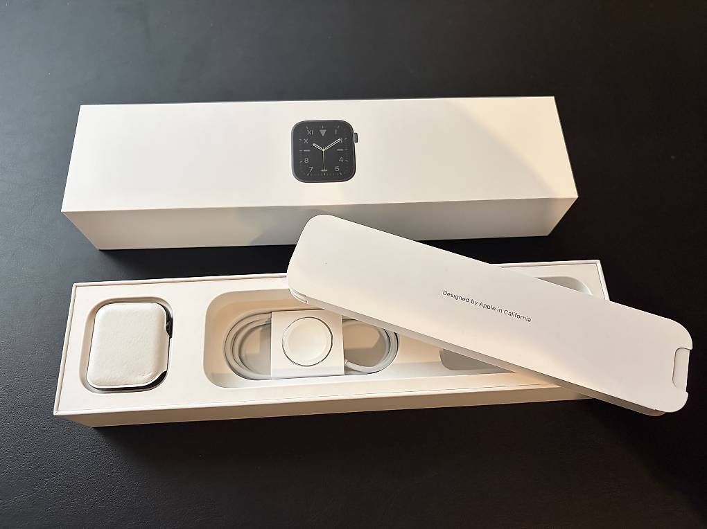 Smartwatch: Apple Watch serie 6 Titane  – D'occasion à Renens VD par alj_7jvk 1