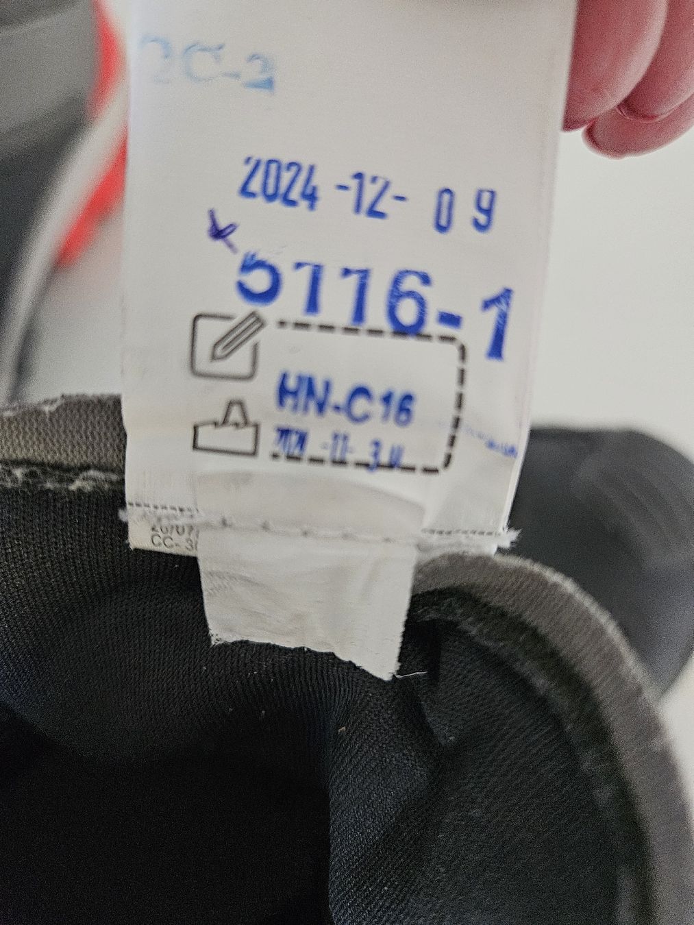 Decathlon Schuhe für Jungen: Kinder-Wanderschuhe Quechua Grösse 34 wasserdicht – Gebraucht aus Niederglatt ZH von Lady-Luck 6