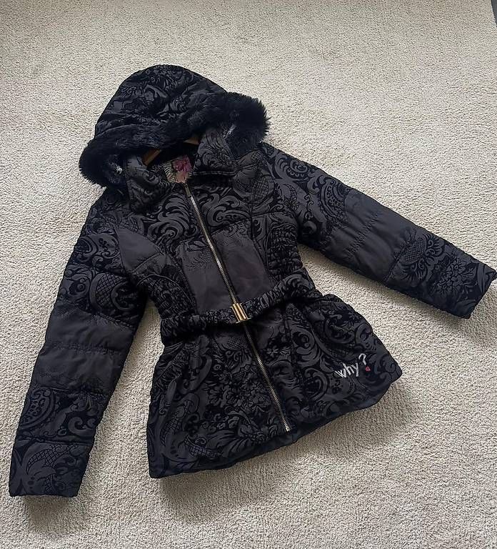 Cappotti: Parka nero con cappuccio marca Desigual – Usato da Muralto venduto da Mandy2009 1