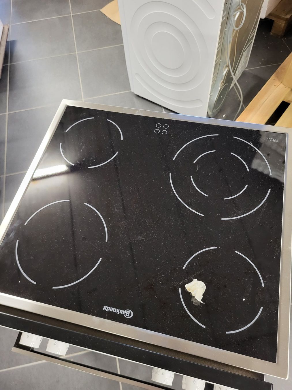 V-Zug Cucine: Einbauherd - 55cm und Glaskermik mit Rahmen – Nuovo (secondo la descrizione) da Brunnen venduto da Burger_king 1