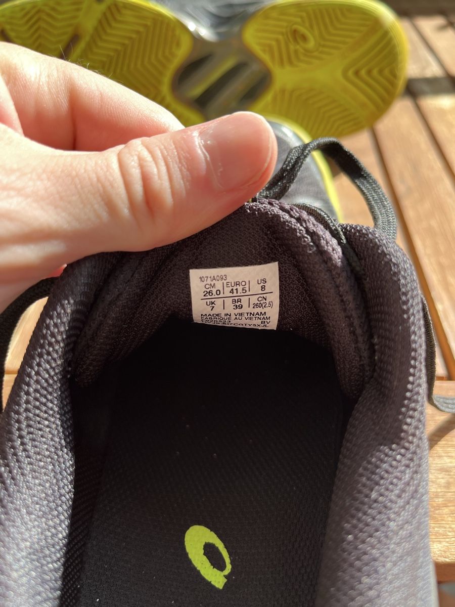 Asics Scarpe da uomo: Asics Blade FF Hallenschuhe, Grösse 41.5 – Usato da Bern venduto da patrickpfaeffli 2