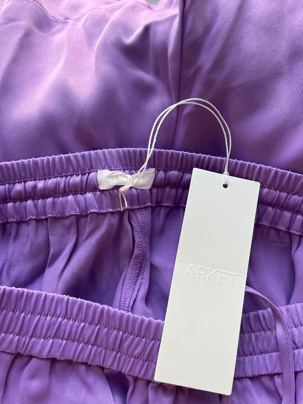 Arket Hosen: ARKET Satin SHORTS  - neu - – Neu (gemäss Beschreibung) aus Jona von vanessasupermarket20 6
