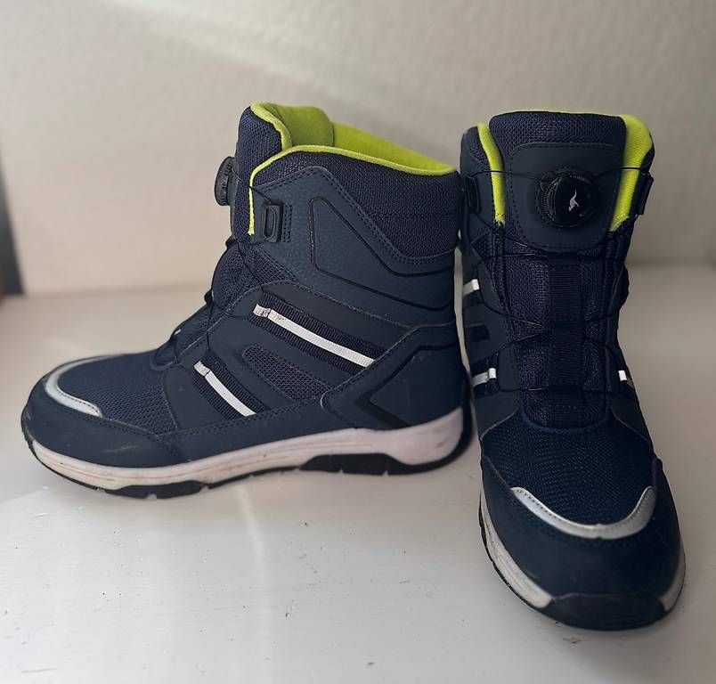 Scarpe per ragazzi: Kangaroos Kinder Winterschuhe,Grosse 37 – Usato da Bern venduto da mam_v6sq 1