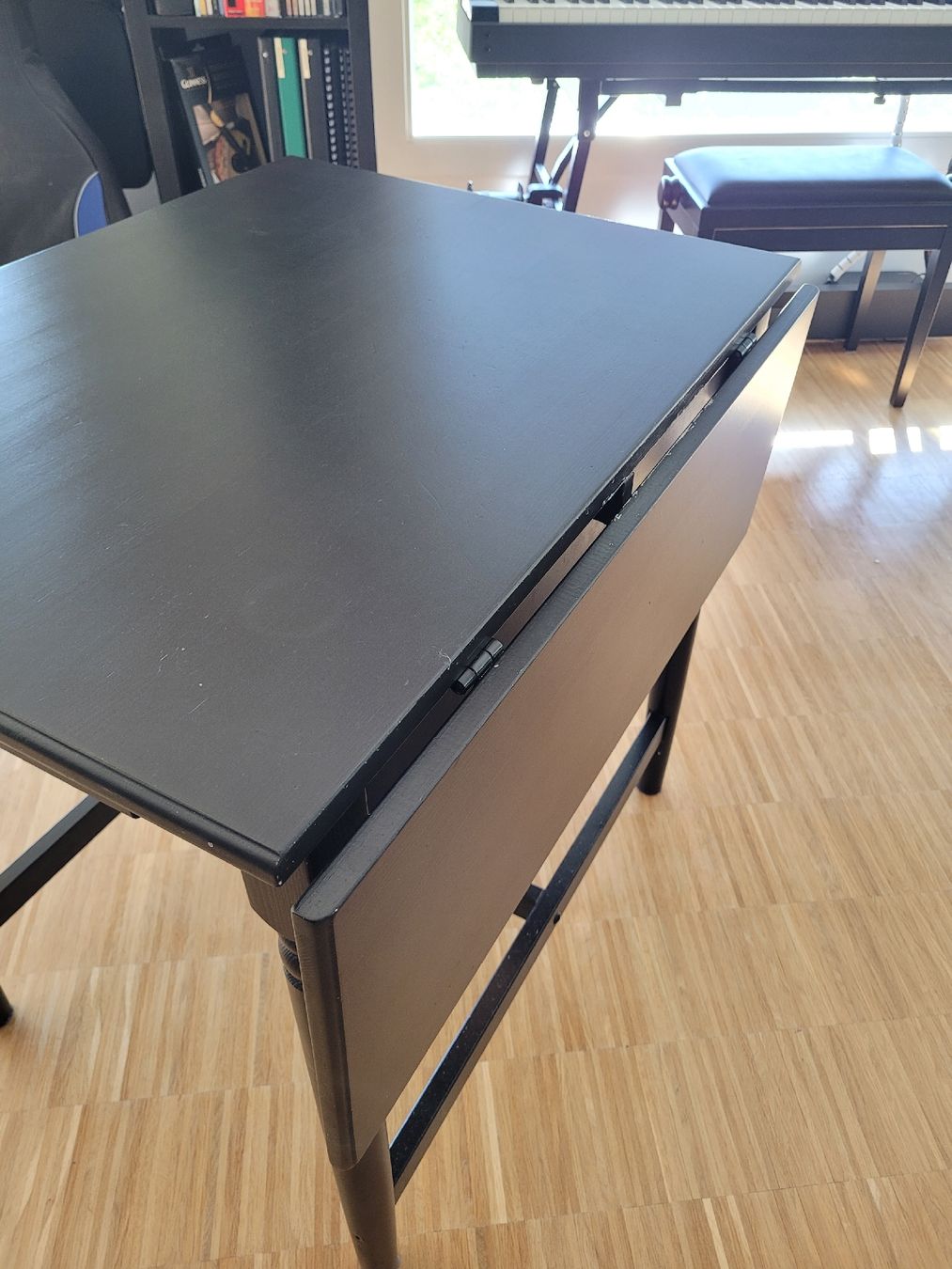 Tische: Klapptisch schwarz, mit Schublade – Gebraucht aus Uster von 13smiley13 4